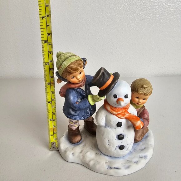 "Crowning Touch" Goebel Berta Hummel '99 Figure BH 82 Orig Open Box Cert Of Auth - Picture 9 of 10